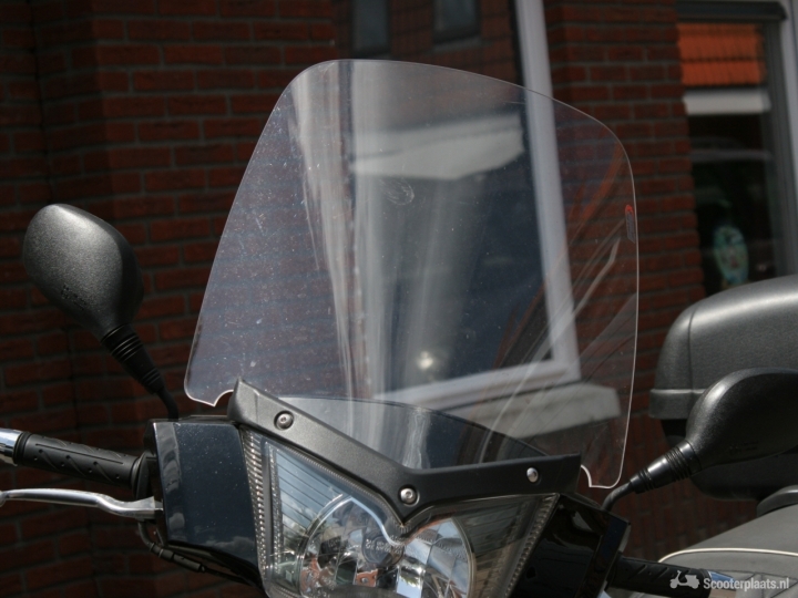 Kymco People S zwart